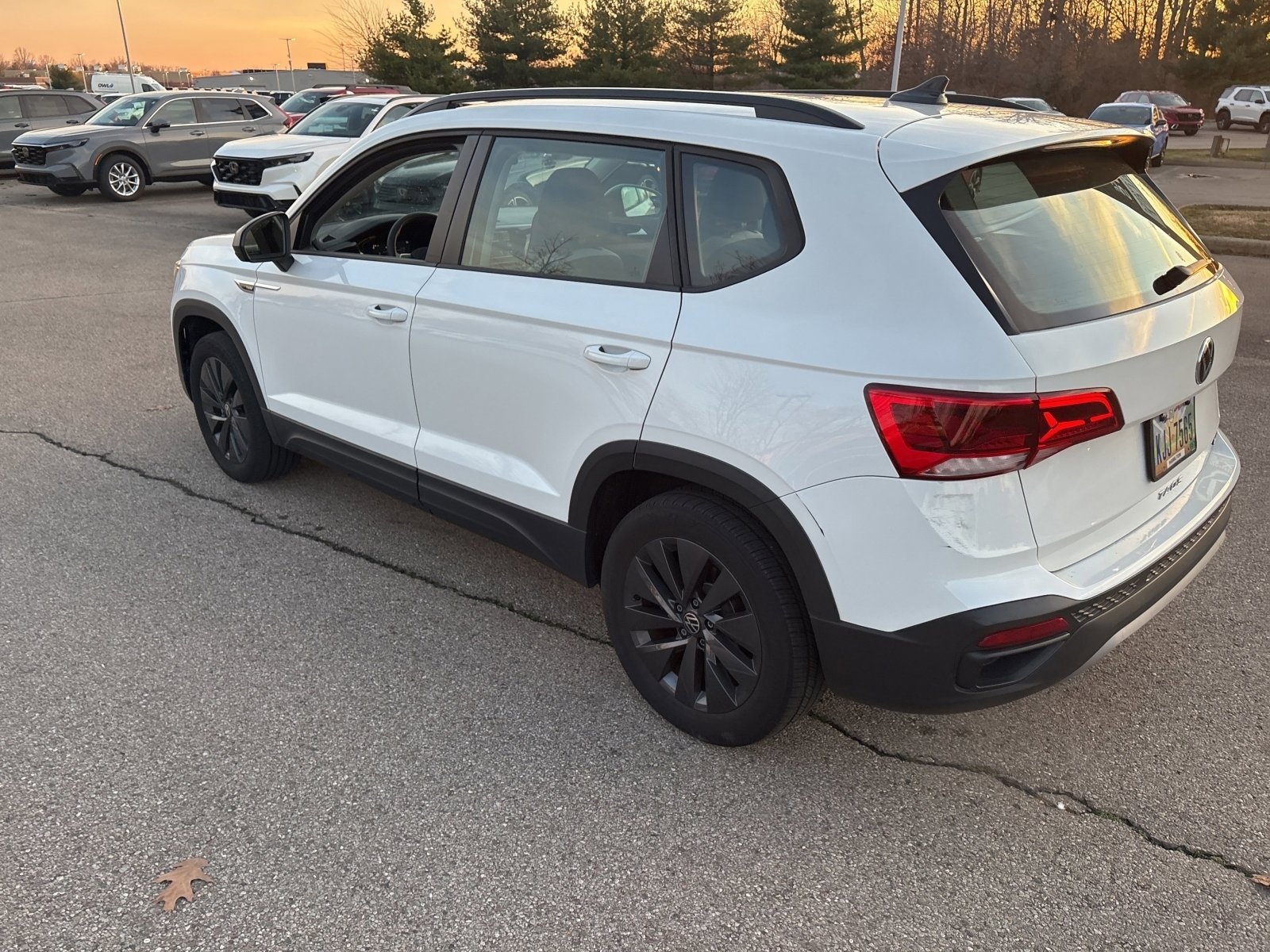 Used 2022 Volkswagen Taos S image 6