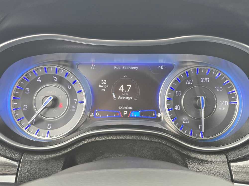 Used 2019 Chrysler 300 Touring w/ Driver Convenience Group image 20