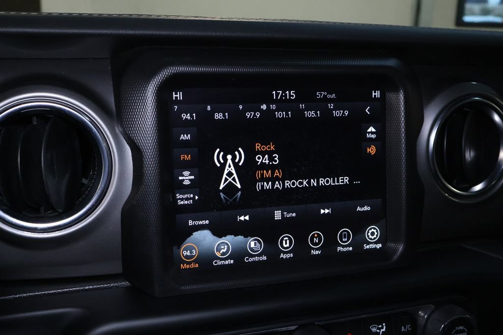 Used 2021 Jeep Wrangler Unlimited Sahara AWD/4WD image 28