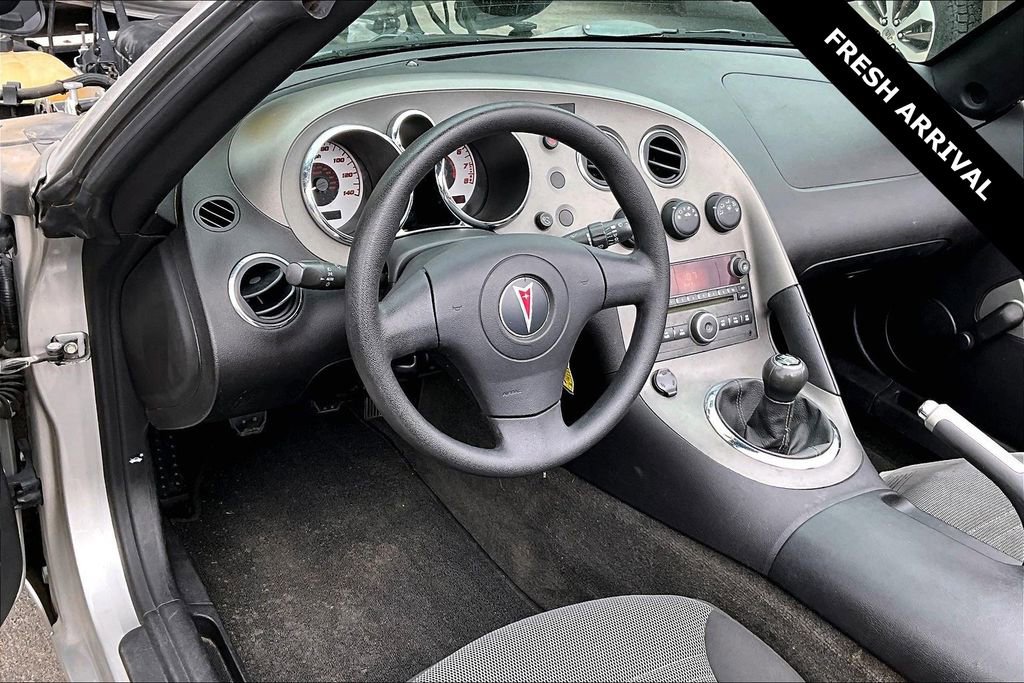 Used 2007 Pontiac Solstice Convertible image 14