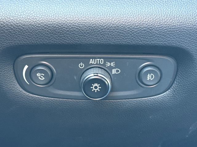 Used 2021 Chevrolet Traverse LT AWD/4WD image 33