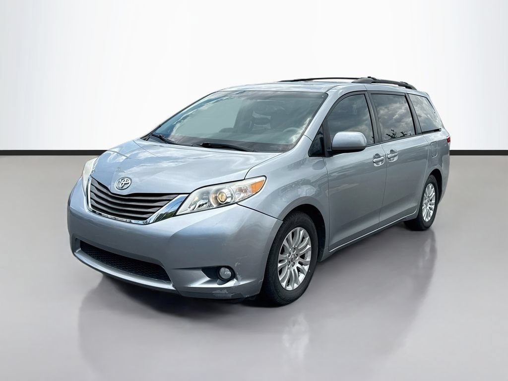 Used 2011 Toyota Sienna XLE FWD image 3