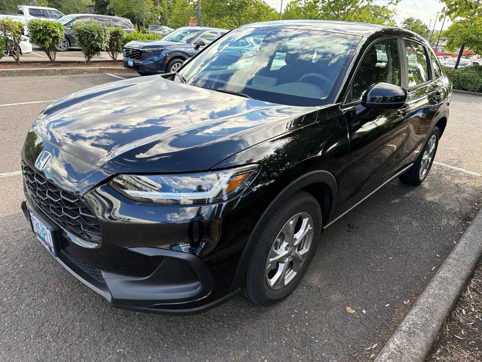 Used 2024 Honda HR-V LX image 1