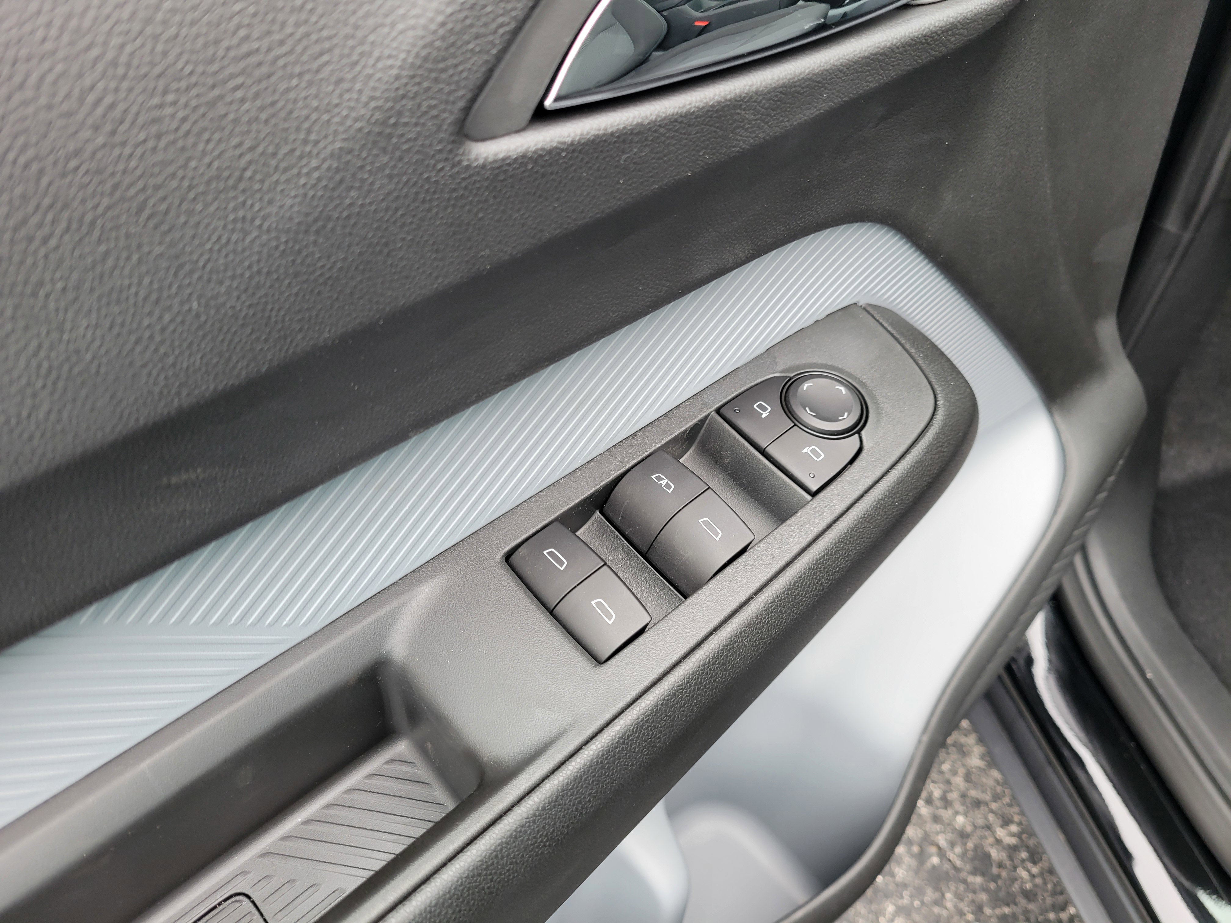 New 2027 Chevrolet Bolt LT image 26