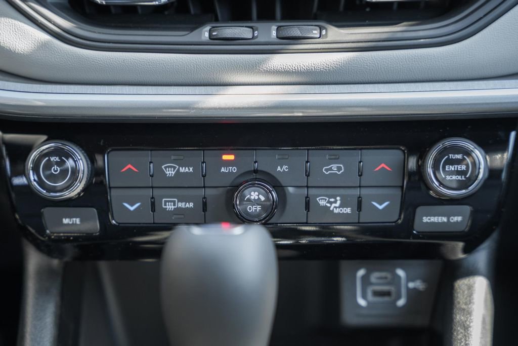 New 2026 Jeep Compass Limited image 22