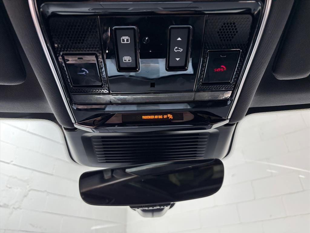Used 2024 Land Rover Range Rover Sport SE image 12