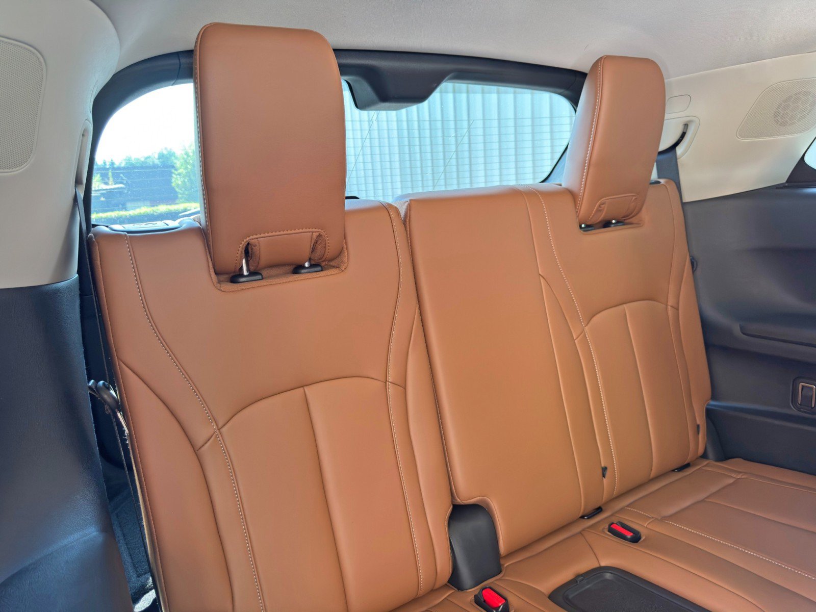 Used 2025 INFINITI QX60 Sensory w/ Vision Package AWD/4WD image 40