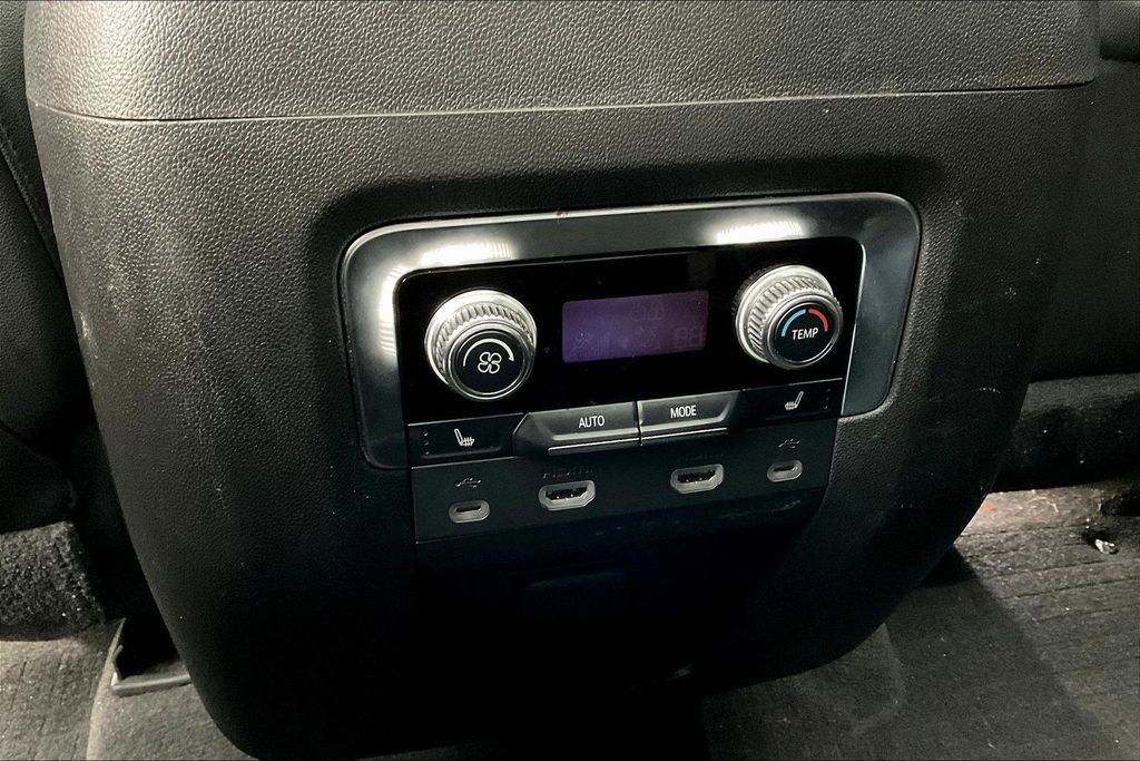 Used 2021 GMC Yukon XL AT4 w/ AT4 Premium Package image 12