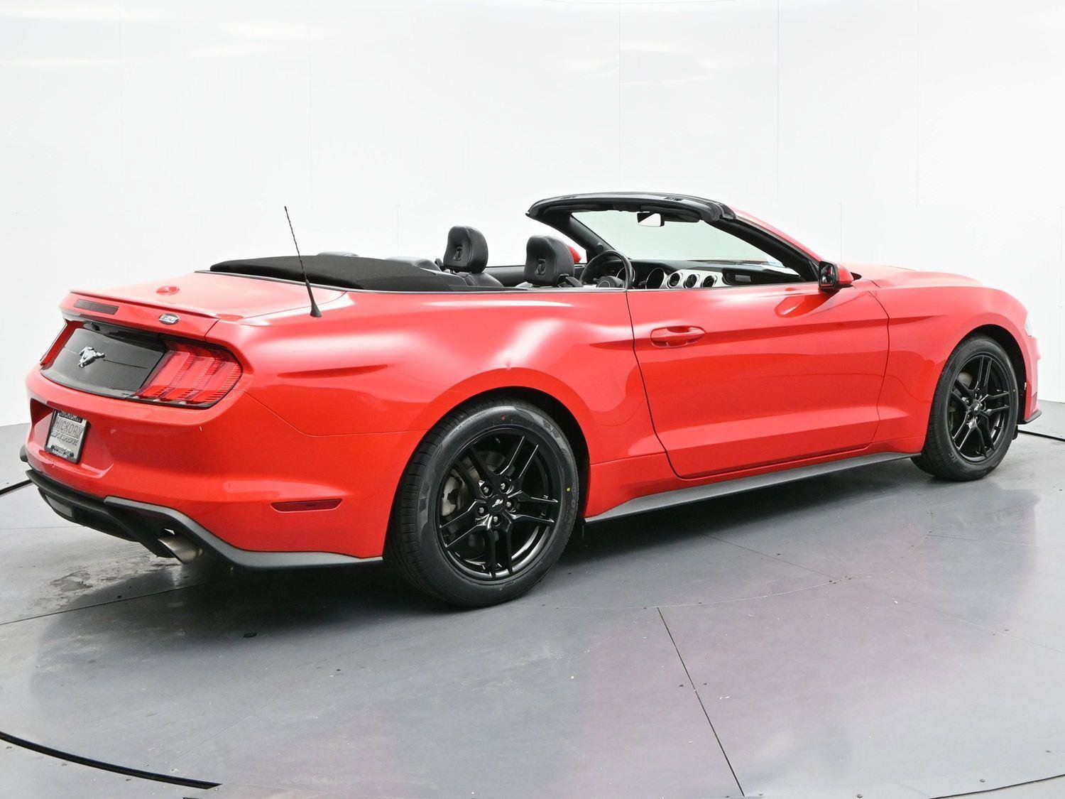 Used 2023 Ford Mustang Premium image 7