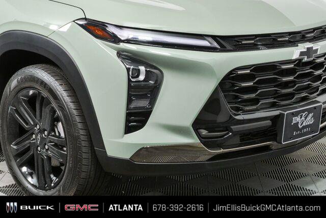 Used 2025 Chevrolet Trax ACTIV w/ Sunroof Package FWD image 32