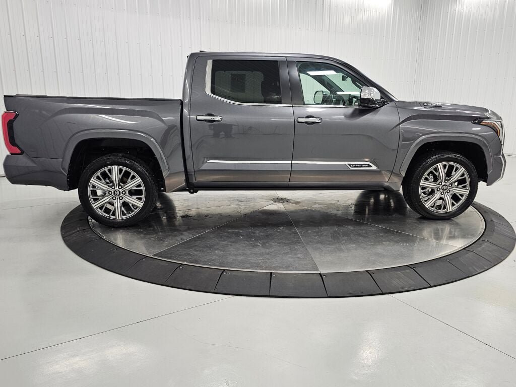 Used 2025 Toyota Tundra Capstone AWD/4WD image 6