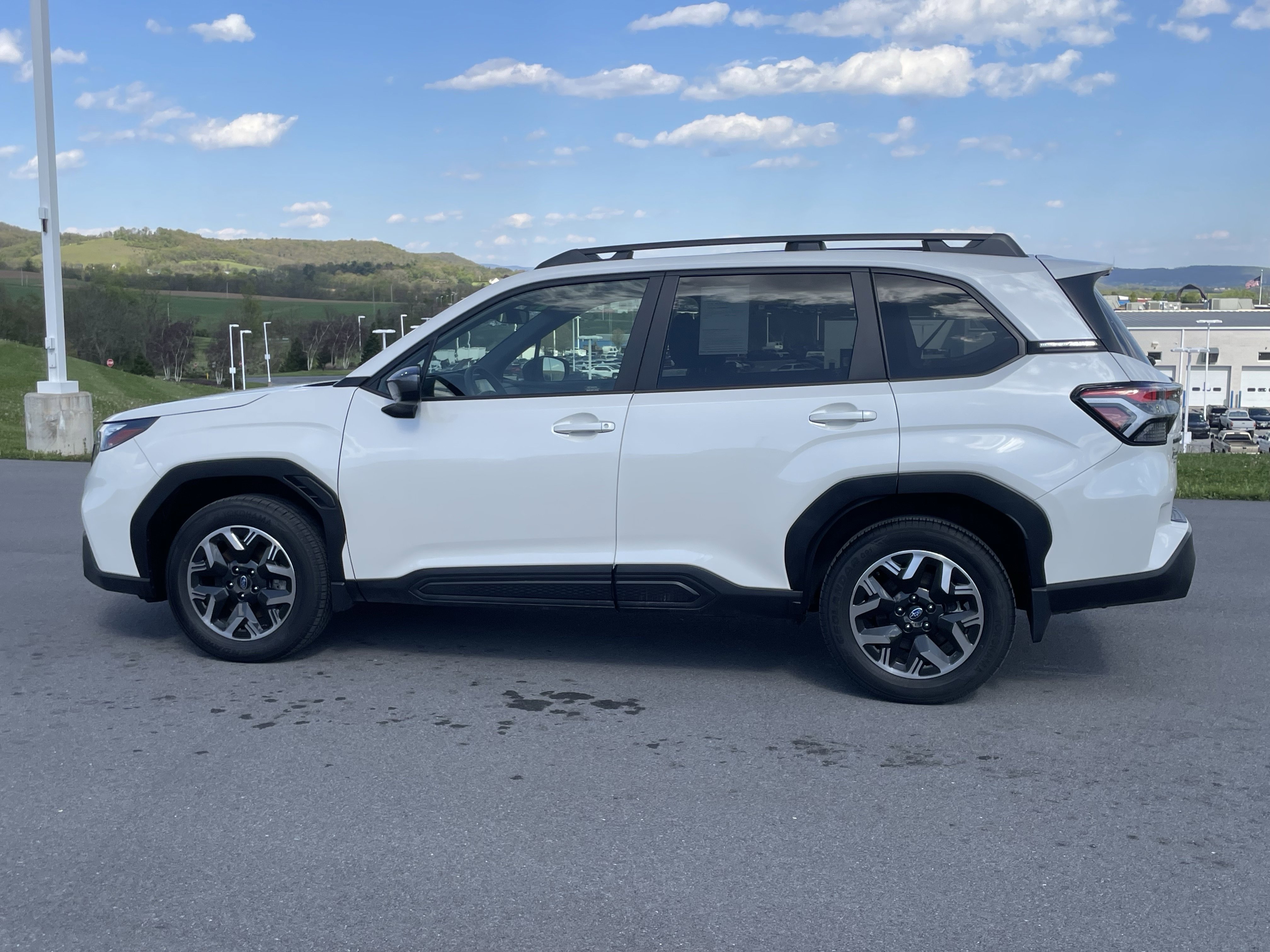 Certified 2025 Subaru Forester Premium AWD/4WD image 7