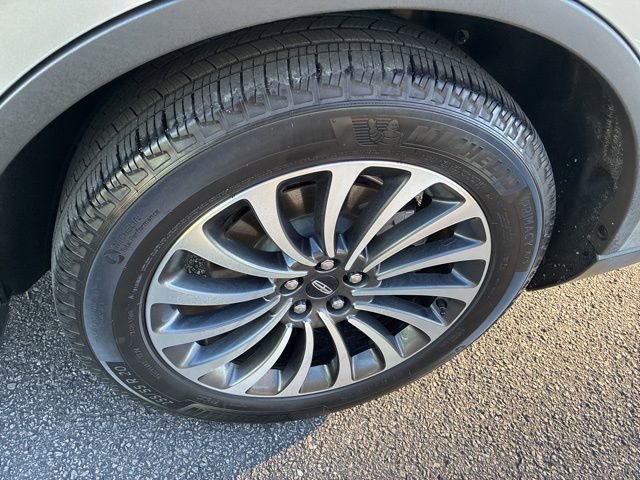 Certified 2022 Lincoln Aviator Reserve w/ Equipment Group 201A image 12