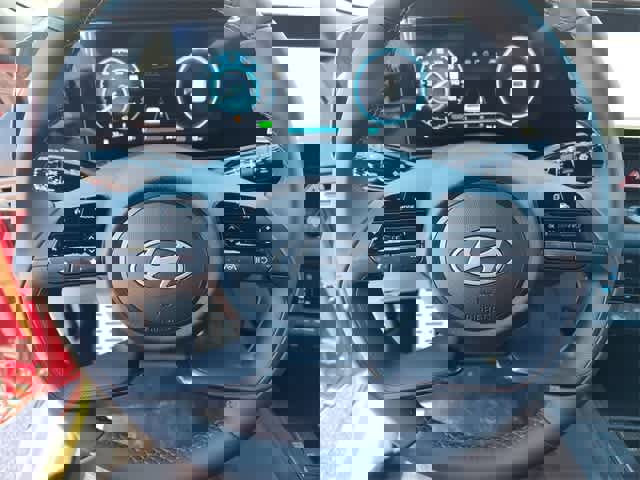 Certified 2025 Hyundai Elantra SEL image 14