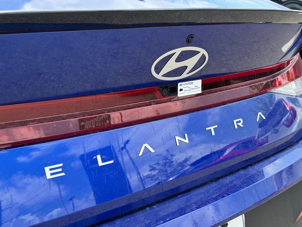 Certified 2025 Hyundai Elantra Sport image 12