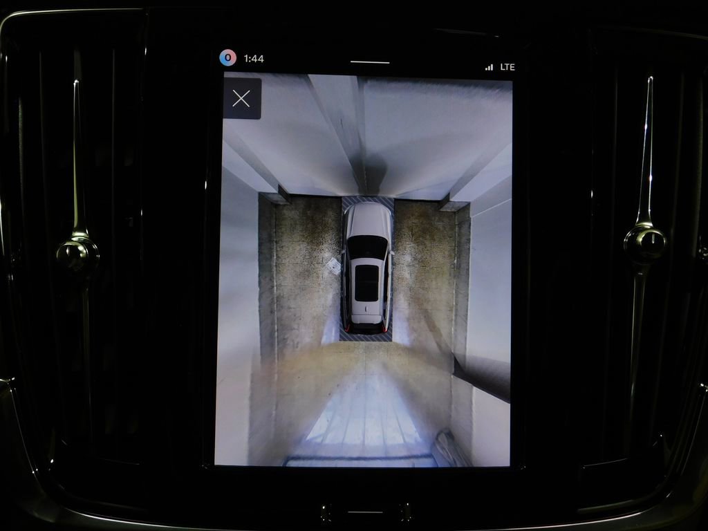 Used 2026 Volvo V90 B6 Cross Country Ultra image 49