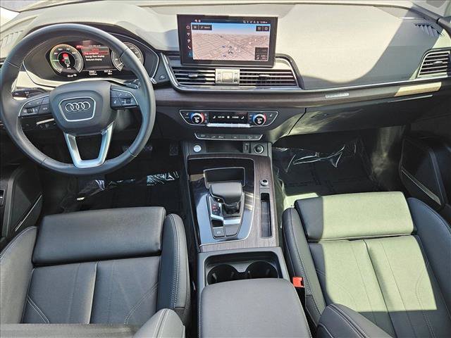Certified 2025 Audi Q5 e Premium Plus w/ Premium Plus Package AWD/4WD image 17