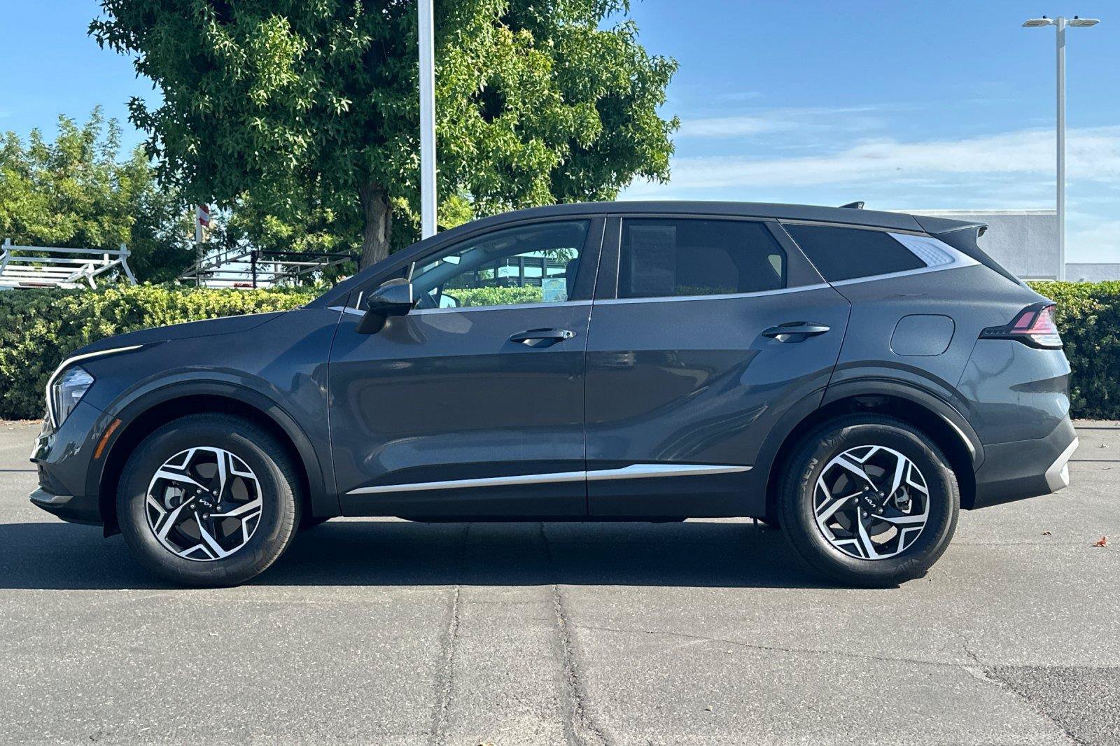Used 2023 Kia Sportage LX AWD/4WD image 7
