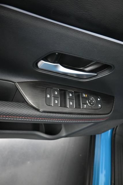 Used 2025 Nissan Kicks SR AWD/4WD image 11