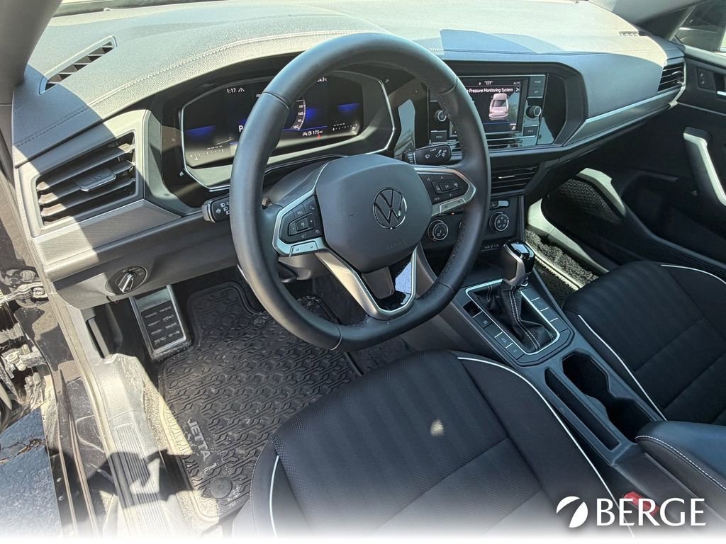 Used 2024 Volkswagen Jetta Sport image 16