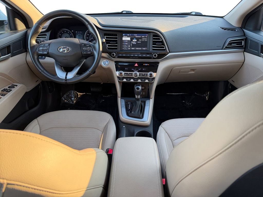 Used 2020 Hyundai Elantra Limited image 10