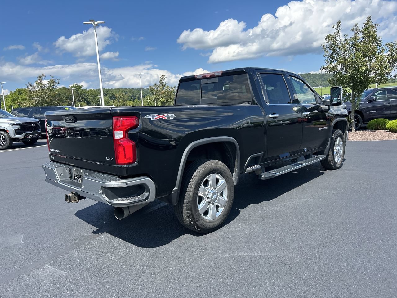 Used 2020 Chevrolet Silverado 2500 LTZ w/ LTZ Premium Package AWD/4WD image 7