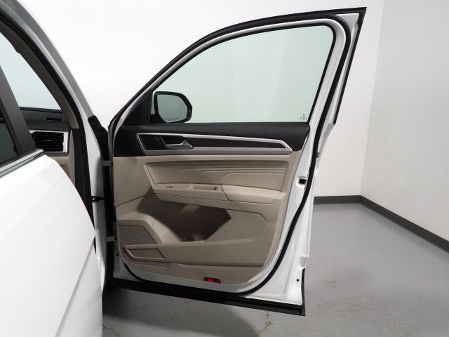 Used 2023 Volkswagen Atlas SE w/ Technology Package image 56