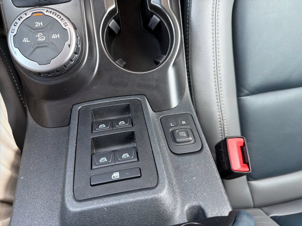 Used 2024 Ford Bronco Outer Banks AWD/4WD image 25