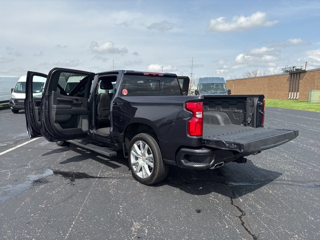 Used 2024 Chevrolet Silverado 1500 High Country w/ High Country Premium Package AWD/4WD image 14