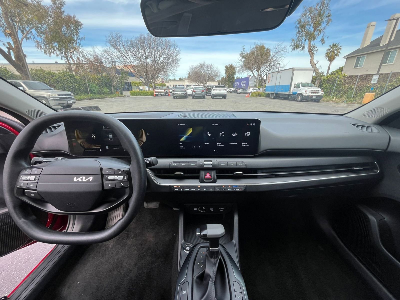 Used 2025 Kia K4 LXS image 32