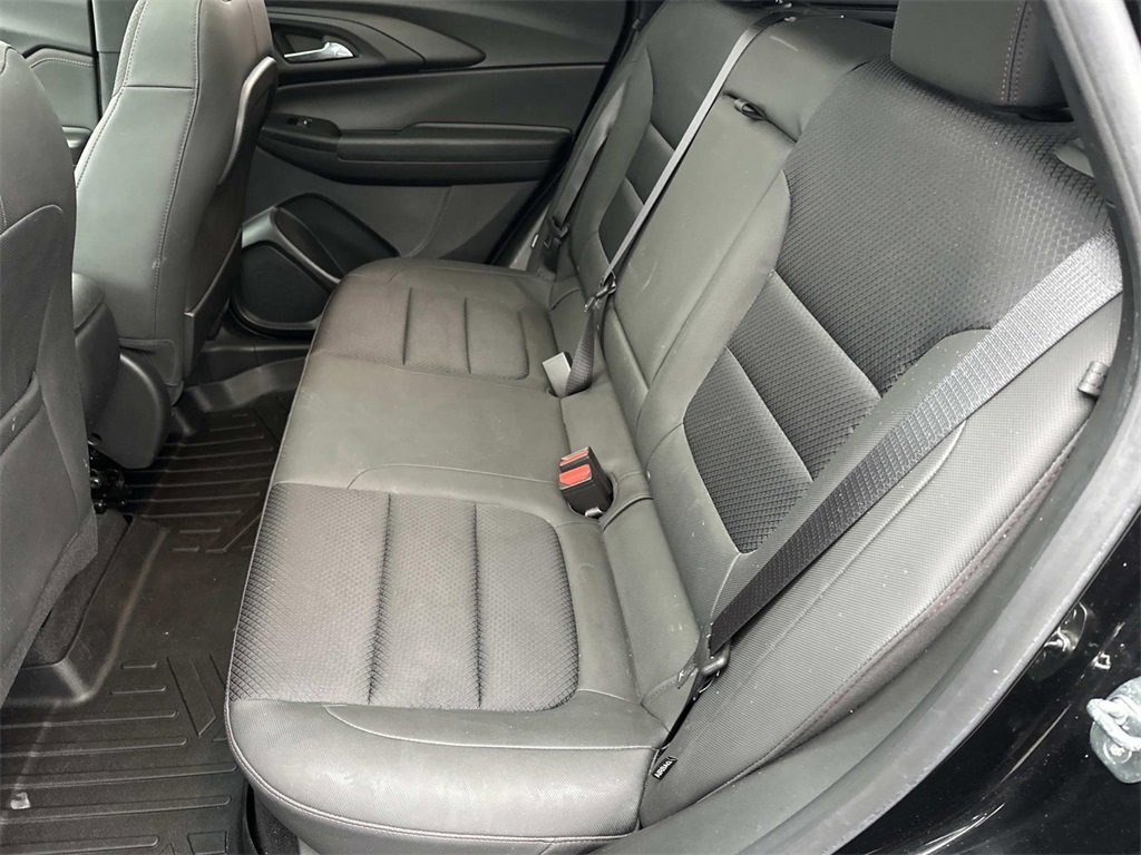 Used 2022 Chevrolet TrailBlazer RS w/ Sun and Liftgate Package image 12