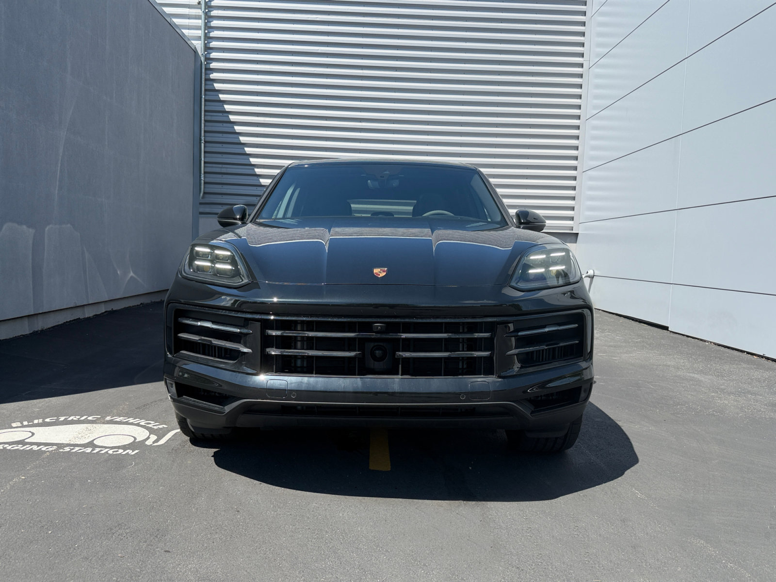 Used 2025 Porsche Cayenne S AWD/4WD image 6