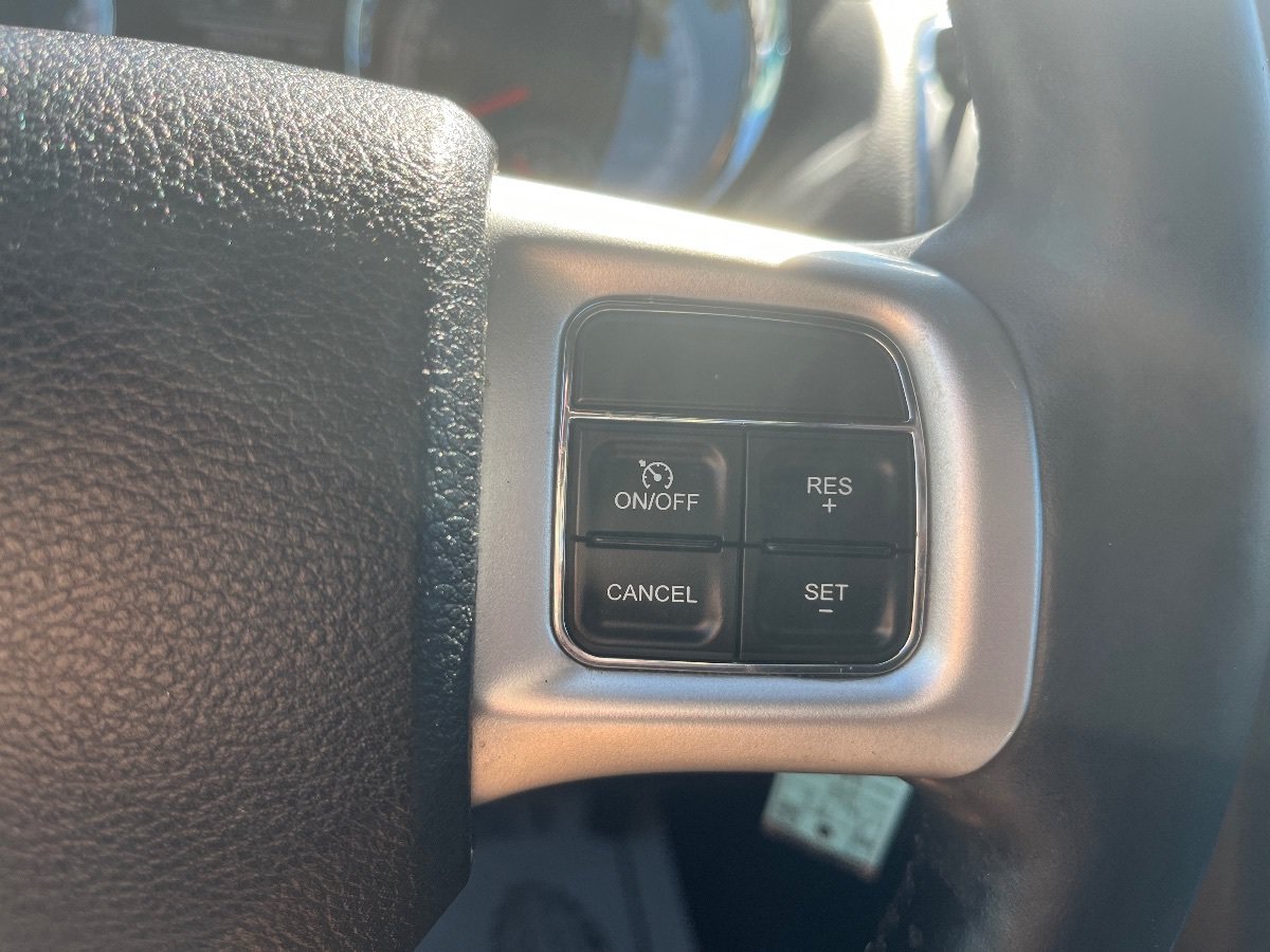 Used 2016 Dodge Grand Caravan R/T w/ Driver Convenience Group FWD image 18