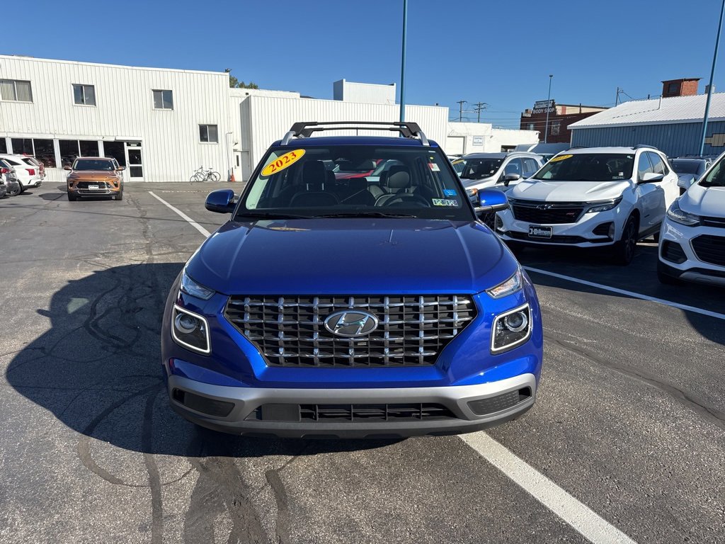 Used 2023 Hyundai Venue Limited image 2