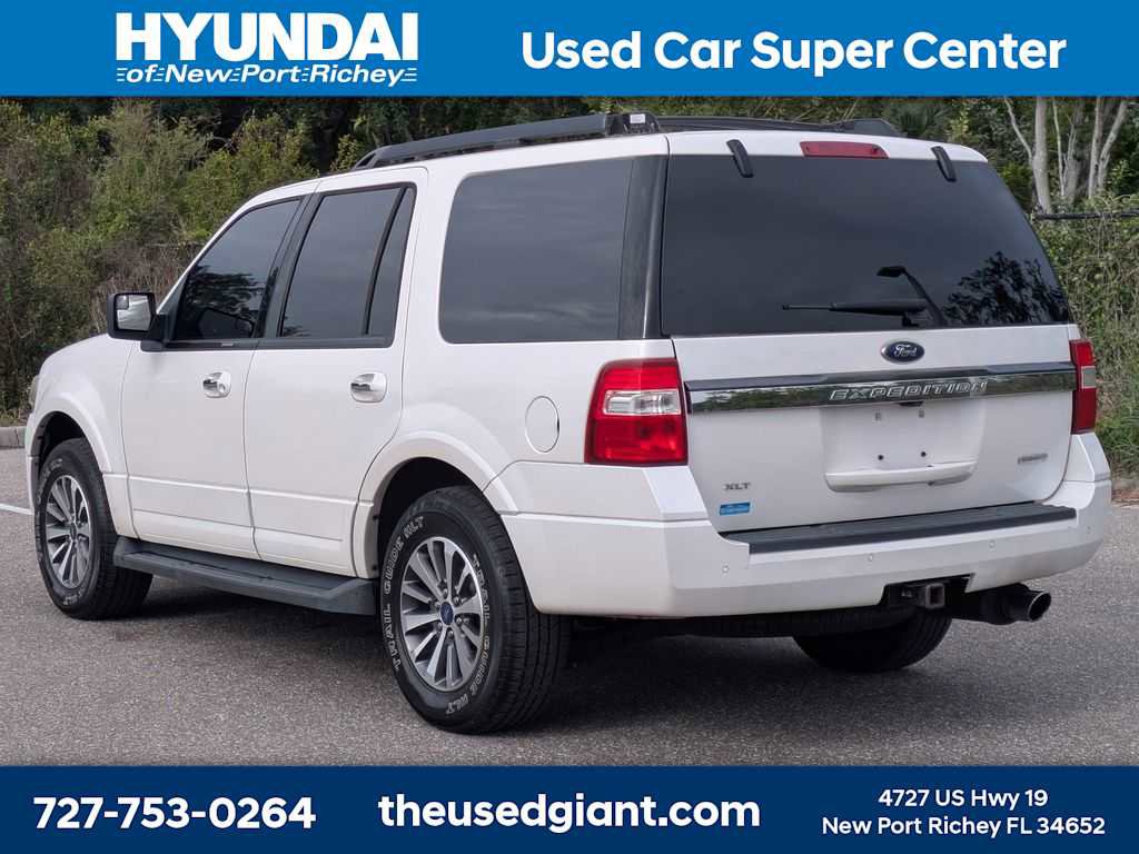 Used 2017 Ford Expedition XLT w/ Equipment Group 201A RWD image 3