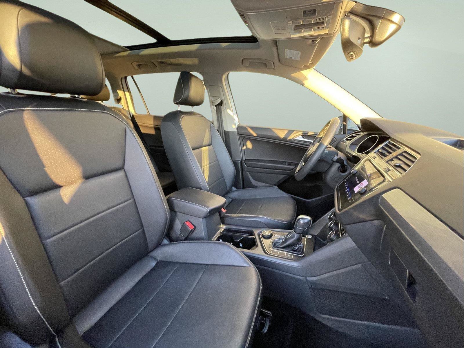 Used 2021 Volkswagen Tiguan SE w/ Panoramic Sunroof Package AWD/4WD image 24