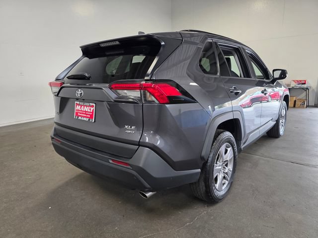 Used 2025 Toyota RAV4 XLE AWD/4WD image 3