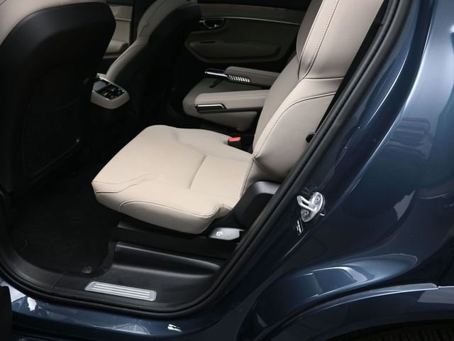Used 2025 Volvo XC90 B5 Plus w/ Protection Package image 21