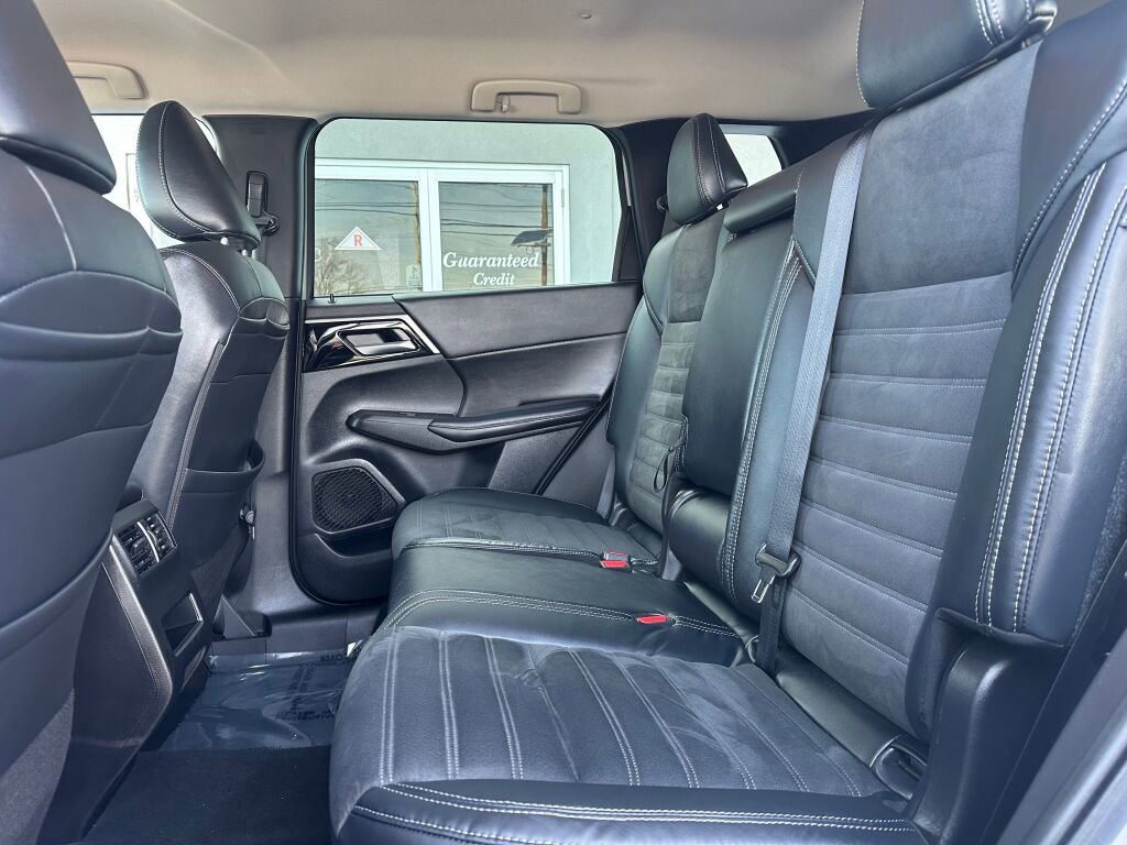 Used 2022 Mitsubishi Outlander SE image 20