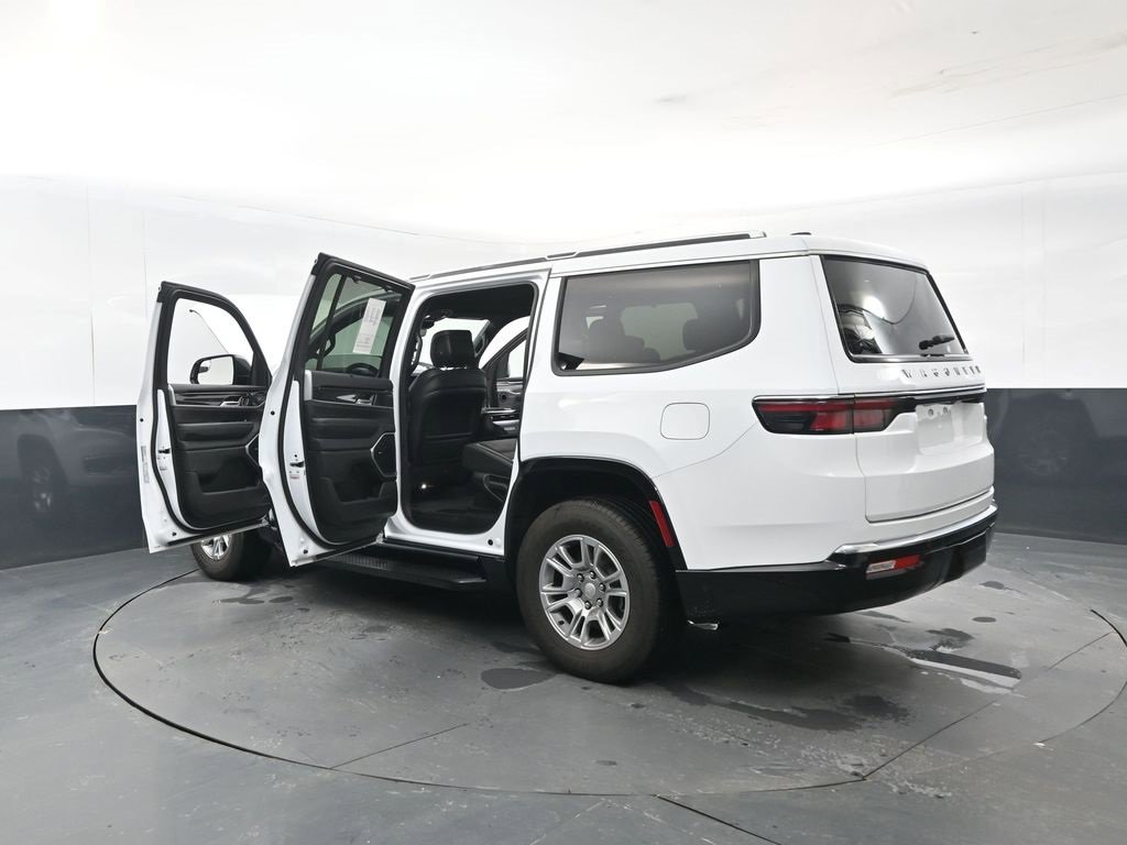 Used 2024 Jeep Wagoneer 4WD w/ Convenience Group I image 32
