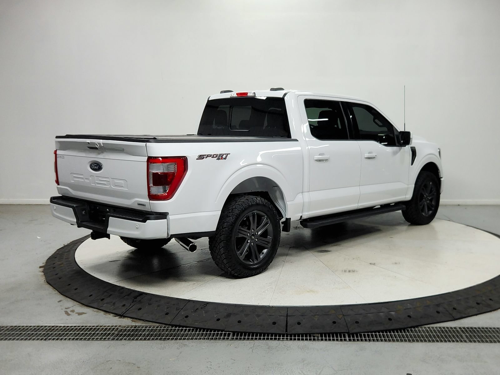 Used 2023 Ford F150 Lariat w/ Equipment Group 502A High AWD/4WD image 8