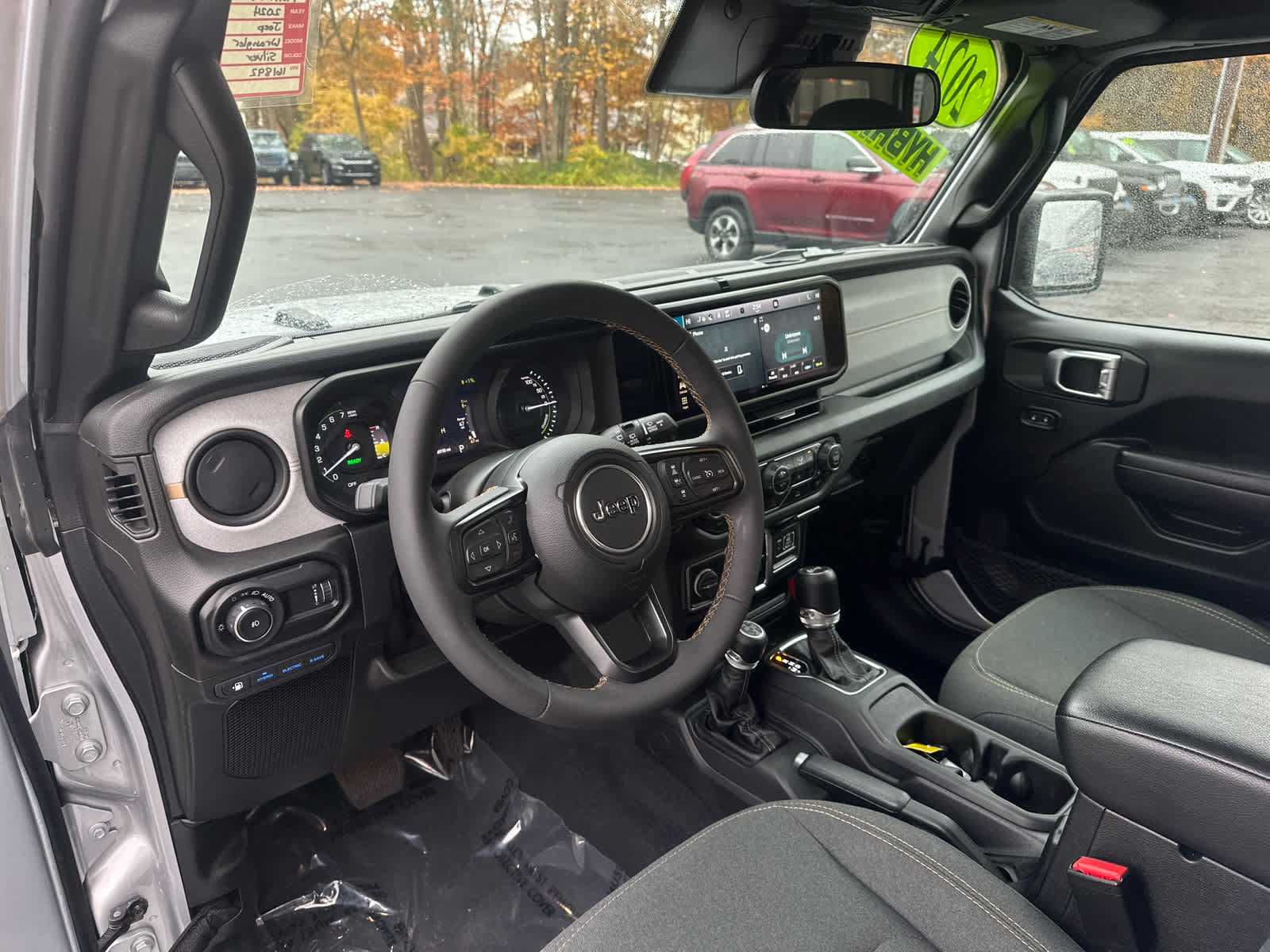 Used 2024 Jeep Wrangler Unlimited w/ Convenience Group AWD/4WD image 22