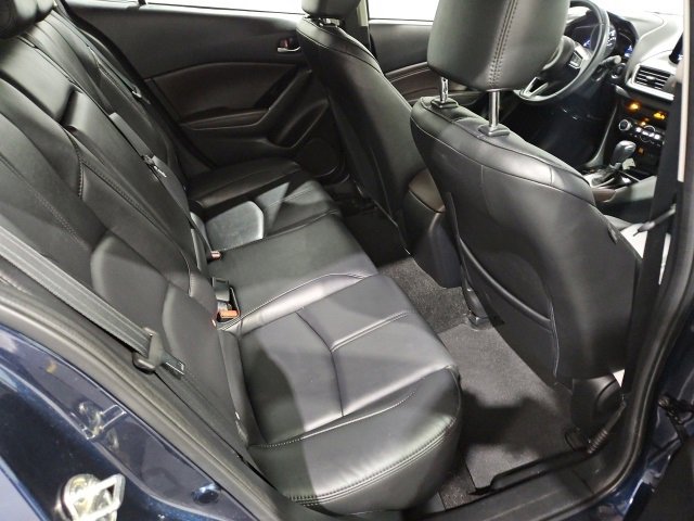 Used 2018 MAZDA MAZDA3 Touring image 10