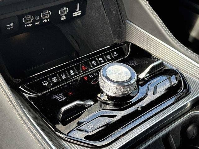 Used 2022 Jeep Grand Wagoneer Series II AWD/4WD image 23