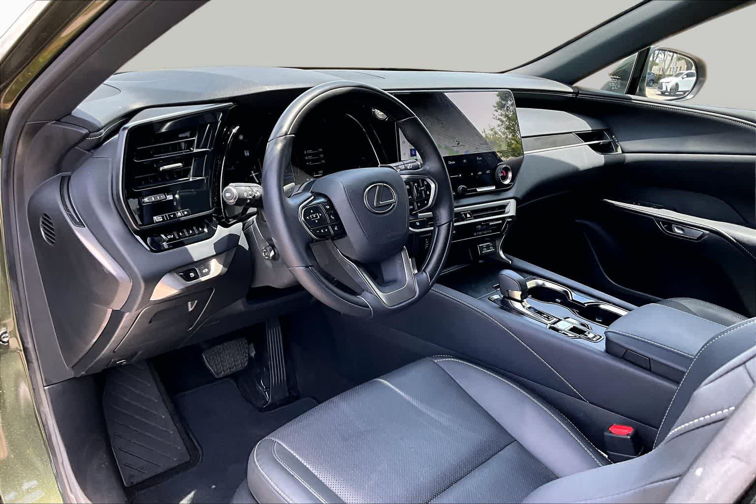 Used 2025 Lexus RX 350 Premium w/ Accessory Package (Z1) FWD image 18