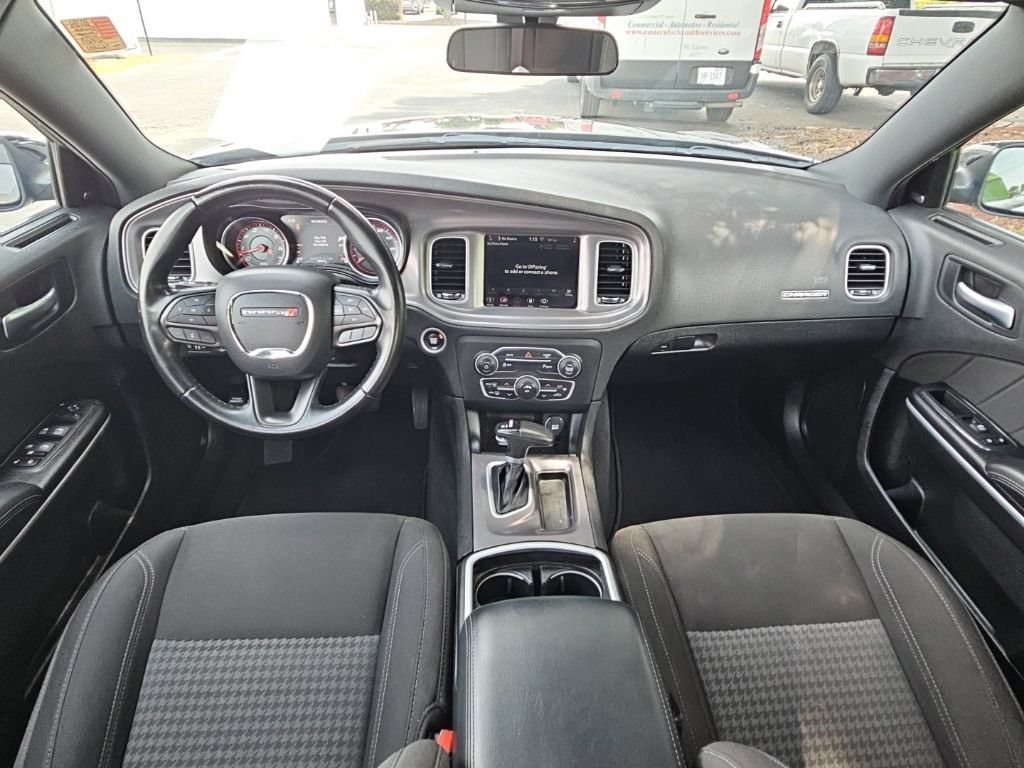 Used 2023 Dodge Charger SXT RWD image 9