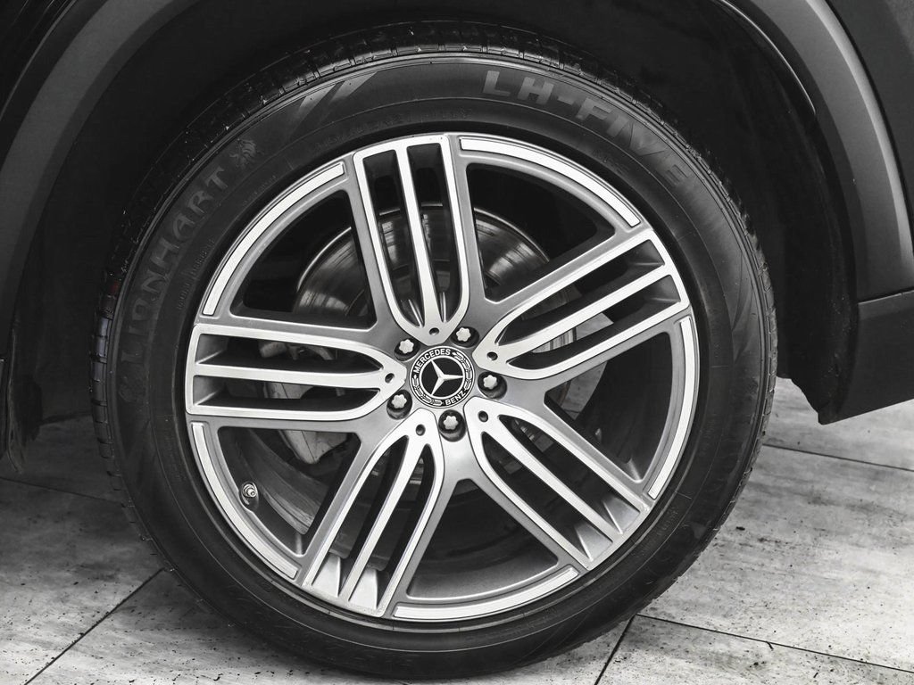 Used 2024 Mercedes-Benz GLS 450 4MATIC image 7