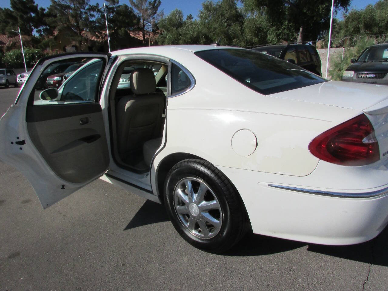 Used 2006 Buick LaCrosse CXL w/ Driver Confidence Package FWD image 18