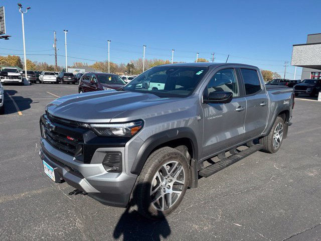 Used 2023 Chevrolet Colorado Z71 w/ Z71 Convenience Package 2 AWD/4WD image 3