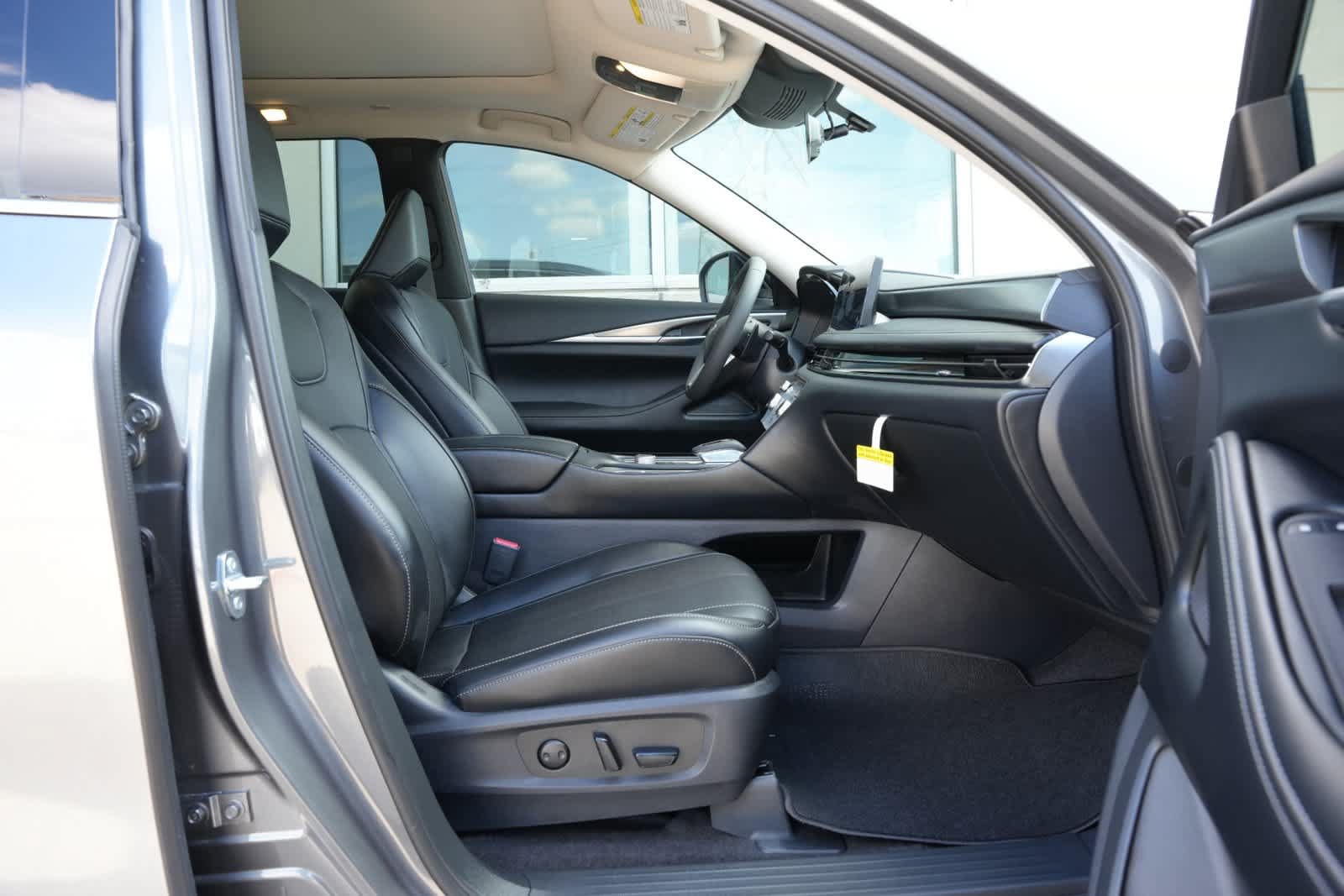Certified 2027 INFINITI QX60 Pure w/ Cargo Package FWD image 22